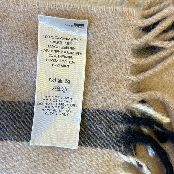 Burberry scarf - Picture 4 of 4